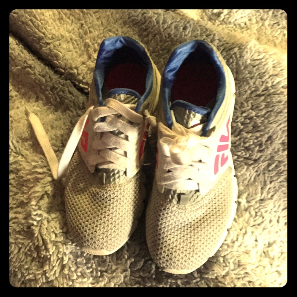 Girl’s Fila size 3 good condition
